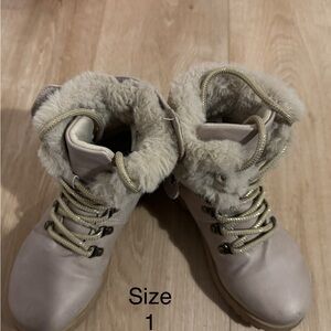 Kelly & Katie Cream Fur-Lined Kids Boots